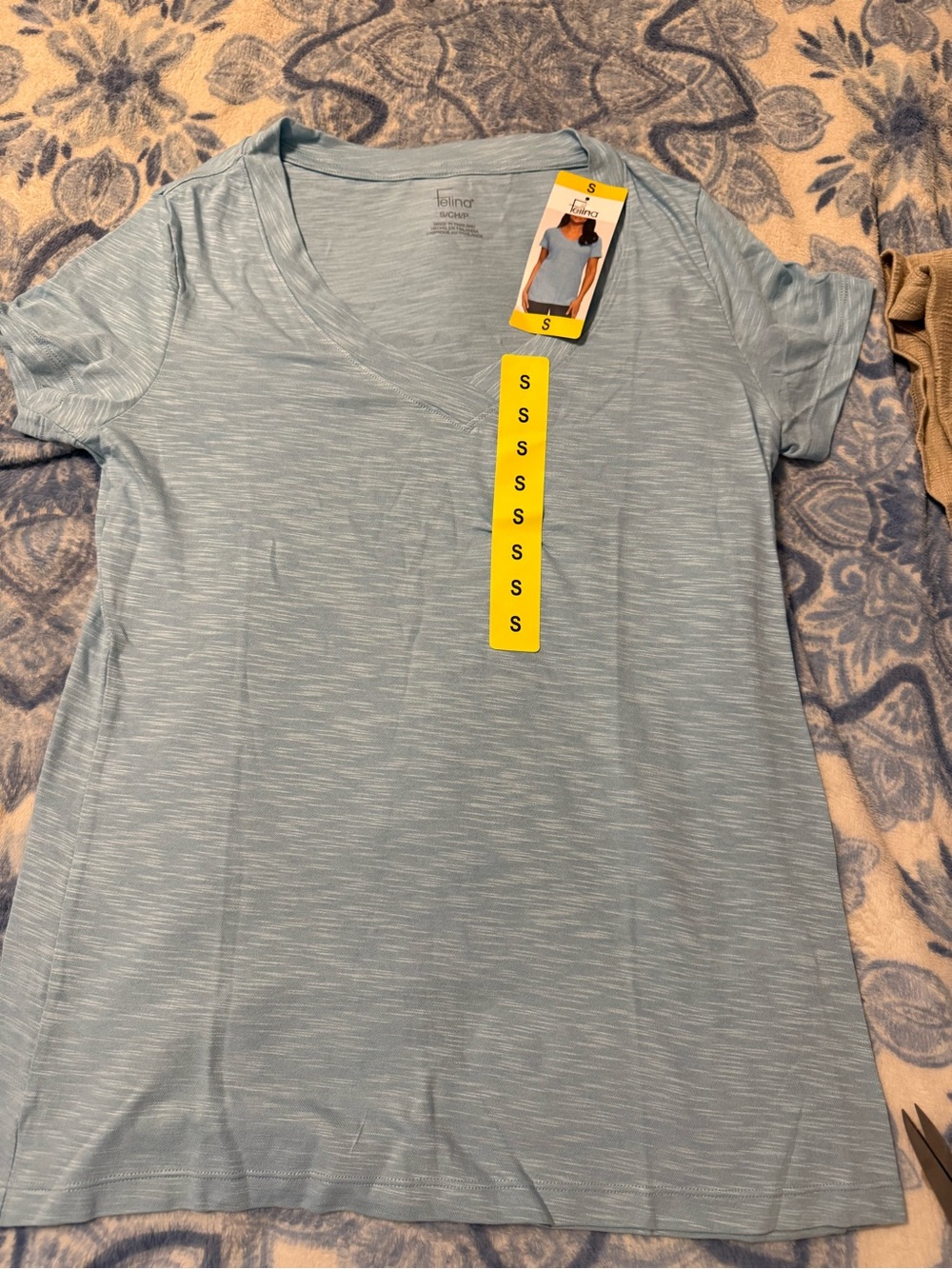 Felina Women's Short Sleeve V-Neck Tee in Light Blue - Small NWT